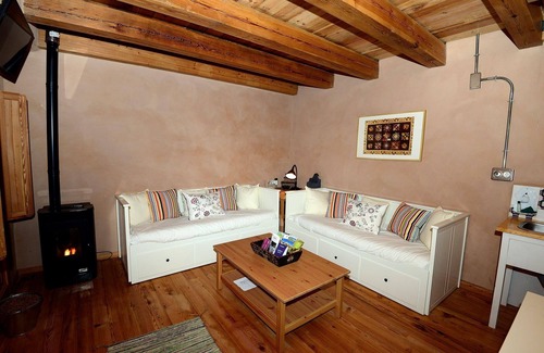 Vega del Codorno Hotel | Apartamento Biosostenible Jardín del Río Cuervo Smoking/pet duplex