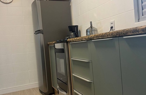 Castelo Branco Apartment | Apartamento Quadra Mar no Coração da Meia Praia SC