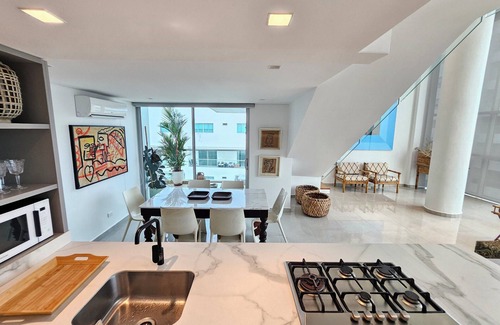 Cartagena District Apartment | Apartamento Duplex con Vista al Mar y Centro
