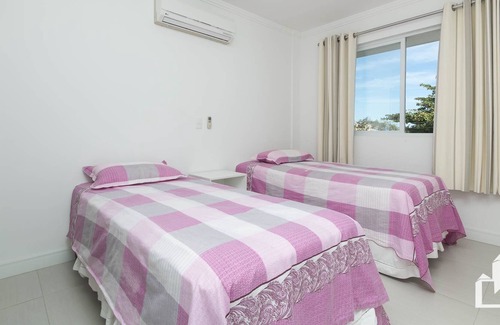 Canto Grande Apartment | Apartamento com 02 Dormitórios na Quadra do mar