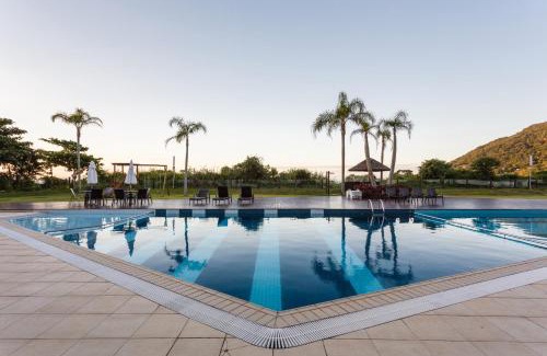 Lagoinha Apartment | Apartamento com 4 suítes pé na areia