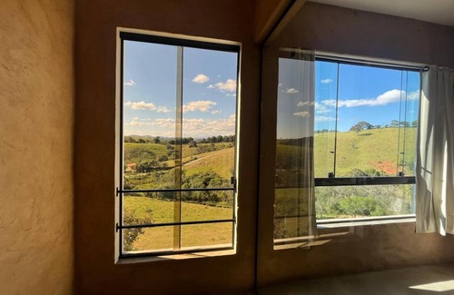Cunha Apartment | Apartamento com Linda Vista na Zona Urbana, Aceita Pets, com Garagem