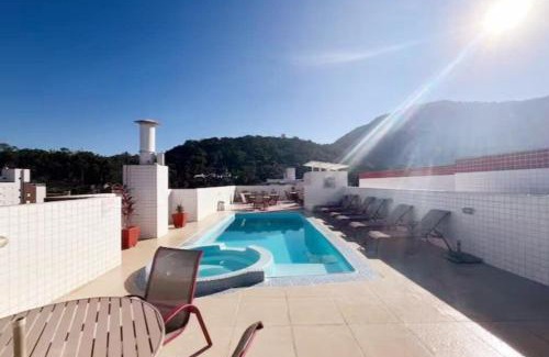 Toninhas Apartment | Apartamento com piscina a 200m da praia Toninhas