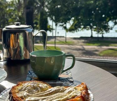 Centro Apartment | Apartamento com vista pro mar no Centro de Ubatuba - com estacionamento 2 quartos e cozinha completa