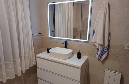 Castro Urdiales Apartment | Apartamento completo a 7 minutos de la playa con parking