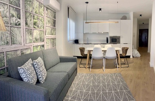 San Roque Apartment | Apartamento con Terraza y Parking Gratis