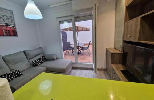 Distrito Llano Apartment | Apartamento con terraza y parking