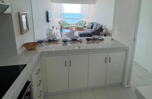 Margarita Island Apartment | Apartamento con Vista al Mar, Playa, Piscina, A/c, Wi-fi, Tanque de Agua,