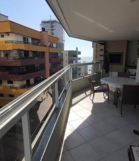 Andorinha Apartment | Apartamento confortável em Meia Praia - 200 metros da praia