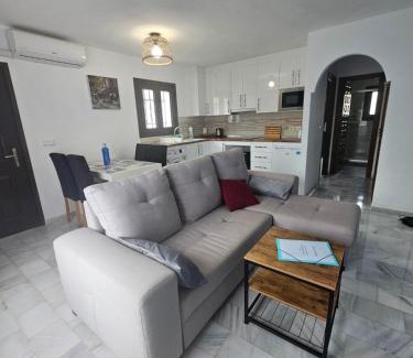 Puerto Rey Apartment | Apartamento Costa Azul VERA