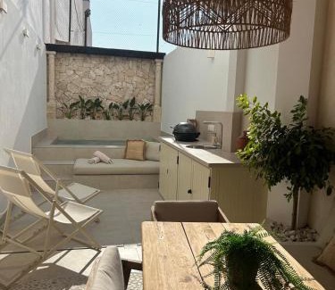 Nerja City Centre Apartment | Apartamento de lujo con piscina climatizada