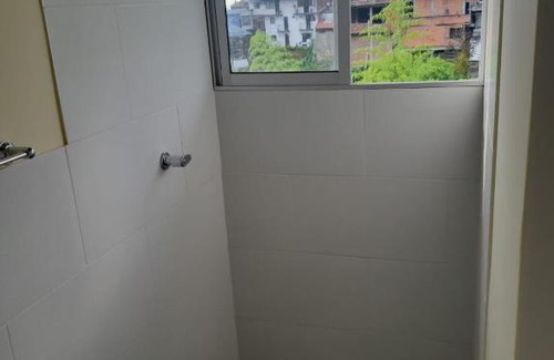 Calarca Apartment | Apartamento de un ambiente, cocina, baño, acogedor, vista a zonas verdes