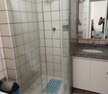 Capim Macio Apartment | Apartamento em Capim Macio com 03 quatros e cinco camas perto da praia