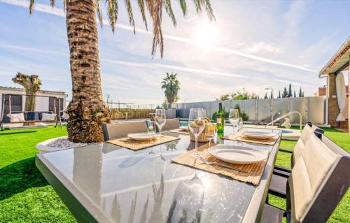Salteras Apartment | Apartamento en Urbanización Residencial - Roble, 5