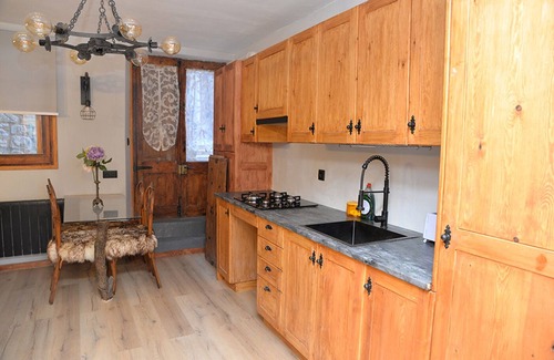 La Pobla de Lillet Apartment | Apartamento Adaptado Rústico-moderno 4 Plazas Pobla de Lillet
