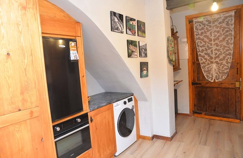 La Pobla de Lillet Apartment | Apartamento Adaptado Rústico-moderno 4 Plazas Pobla de Lillet