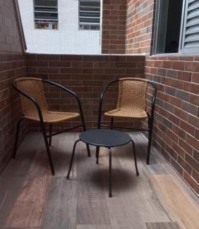 Embare Apartment | Apartamento Frente Praia Embaré - Varanda Aconchegante - Pet Friendly
