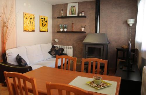 Ribes De Freser Apartment | Apartamento Gis, con chimenea!