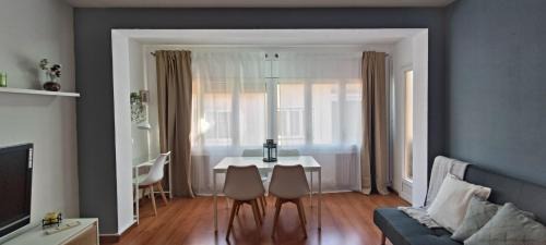 Premia de Mar Apartment | Apartamento Gran Via para 6 en el centro de Premià