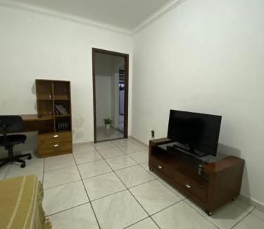 Veneza Apartment | Apartamento inteiro 02 quartos, no térreo - hospeda confortavelmente até 6 pessoas - Ipatinga -MG