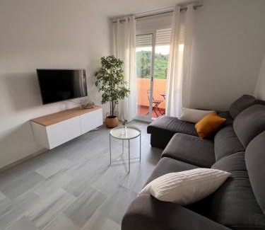 Camas Apartment | Apartamento Jardín de Atalaya