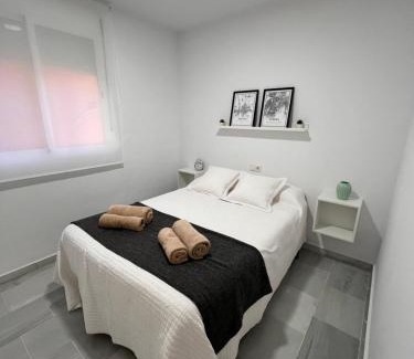 Camas Apartment | Apartamento Jardín de Atalaya