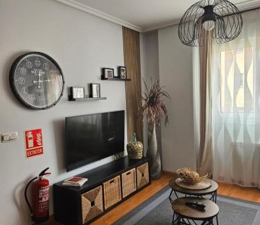 La Corredoria y Ventanielles Apartment | Apartamento "Los Prados" wifi y parking