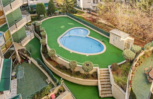 Ripollet Apartment | Apartamento lujo& piscina junto Barcelona Centro