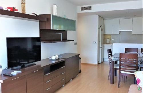Santa Margarida Apartment | Apartamento luminoso en Santa Margarita con terraza y piscina, cerca de la playa de la Rubina - ES-258-79