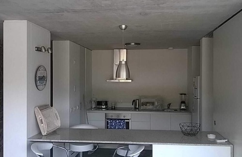 Punta Ballena Condo | Apartamento moderno con vista al mar.