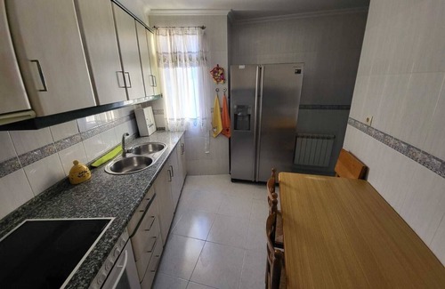 Castro Caldelas Apartment | Apartamento MUY Amplio EN Castro Caldelas EN Pleno Corazon DE LA Ribeira Sacra