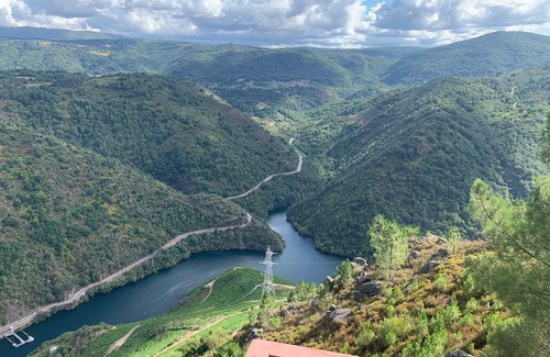 Castro Caldelas Apartment | Apartamento MUY Amplio EN Castro Caldelas EN Pleno Corazon DE LA Ribeira Sacra