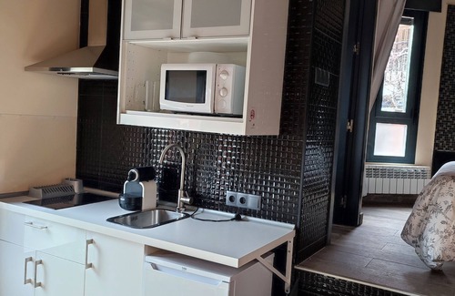 Cuevas del Valle Apartment | Apartamento Para Parejas, en la Sierra de Gredos