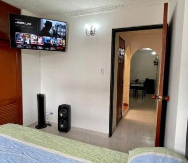 Palmira Apartment | Apartamento para máximo 3 personas, habitación privada con cama doble , dos sofá cama, comodo, bonito, central, bien ubicado, en el centro de palmira