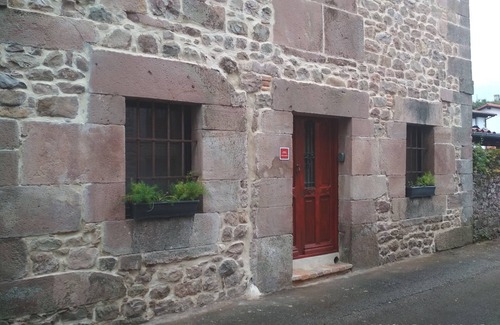 Carrejo Apartment | Apartamento Para Tres en Casona de un Pueblo Típico con Encanto