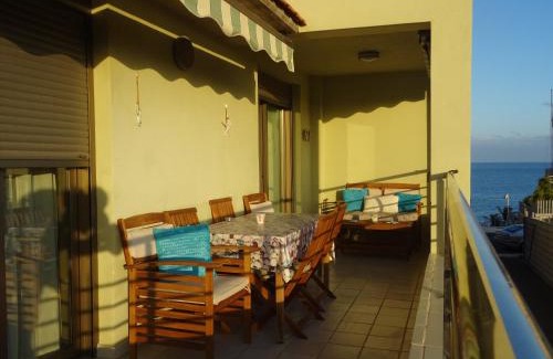 El Medano Apartment | APARTAMENTO PLAYA EL MEDANO con TERRAZAS, VISTAS, GARAJE Y TRASTERO, En La Gaviota, 36, ZONA WIND SURF