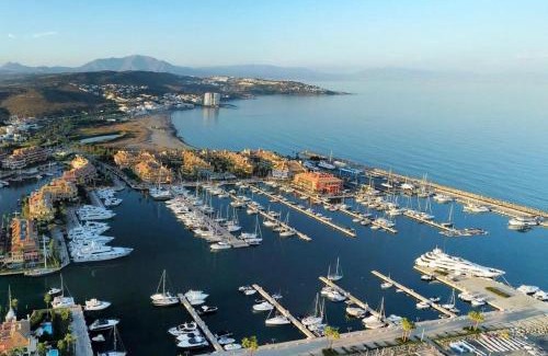 Sotogrande Apartment | Apartamento Puerto de Sotogrande con vistas al mar