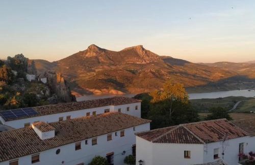 Zahara de la Sierra Apartment | Apartamento rural El mirador