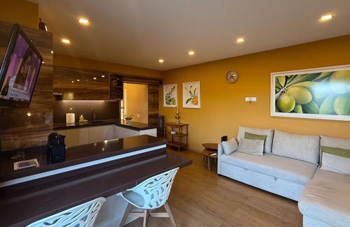 Patio Apartment | Apartamento Studio dos Golfinhos