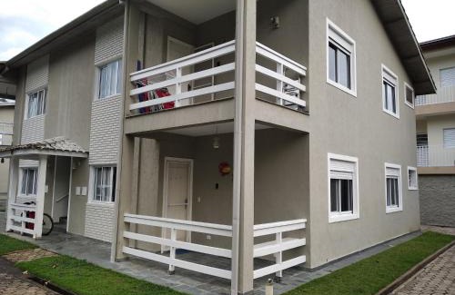 Silop Apartment | Apartamento térreo em maranduba com ar condicionado