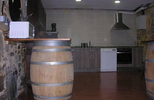 Barcena de Cicero Cottage | Apartamentos El Majuelo for 9 people
