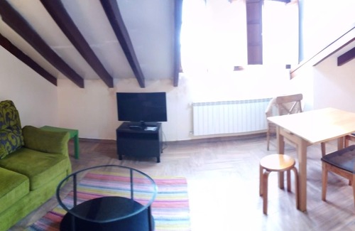 Barcena de Cicero Cottage | Apartamentos El Majuelo for 3 people