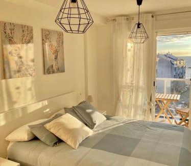 Burela Apartment | Apartamentos LAMAROSA -PLAYA URBANA
