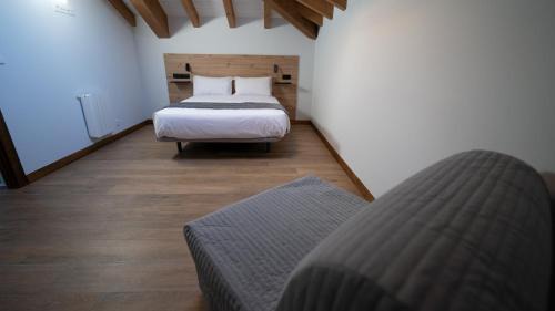 Cornellana Apartment | Apartamentos Puerta de Occidente