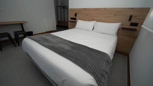 Cornellana Apartment | Apartamentos Puerta de Occidente