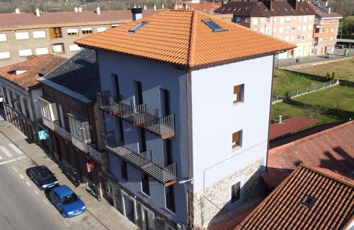 Cornellana Apartment | Apartamentos Puerta de Occidente
