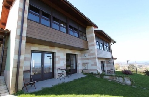Lloreda Cottage | Apartamentos rurales Laboz for 8 people