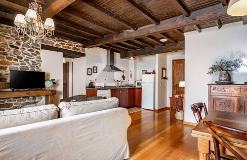 Yerbo House | Apartamentos Rurales Ca Lulon: La Veiga El Molin