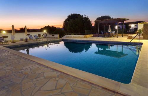 Chiclana de Segura Apartment | Apartamentos Turísticos La Teja