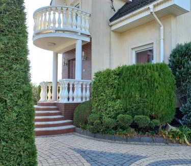 Junoszyno Apartment | Apartamenty Junona nad morzem, w domu z ogrodem, obok Stegna i Jantar